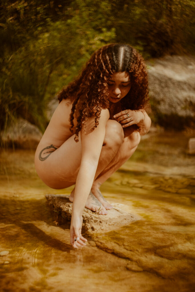 Intimate photoshoot in nature