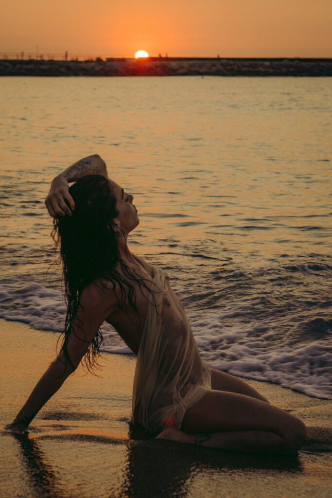 Sunrise photoshoot on the beach. Mindful photography workshop 