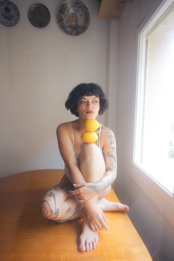 Sesión de fotos íntima con limones