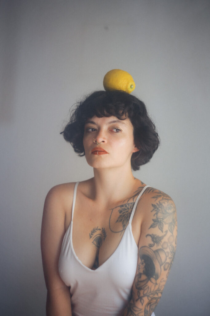 Sesión de fotos íntima con limones