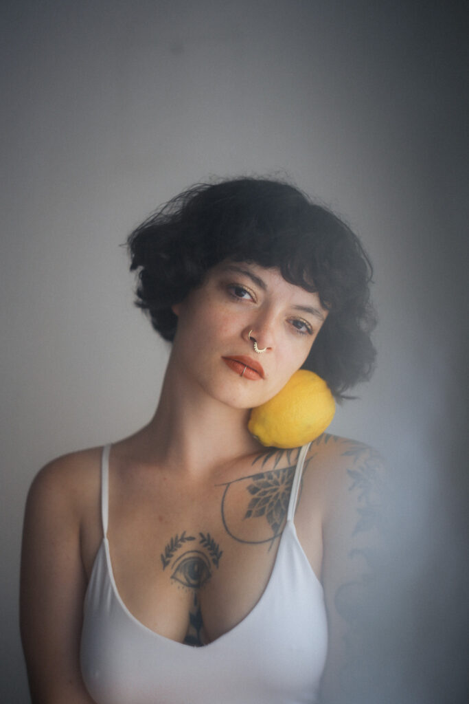 Sesión de fotos íntima con limones