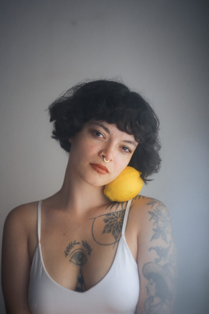 Sesión de fotos íntima con limones