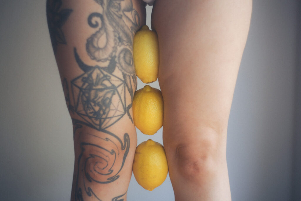 Sesión de fotos íntima con limones